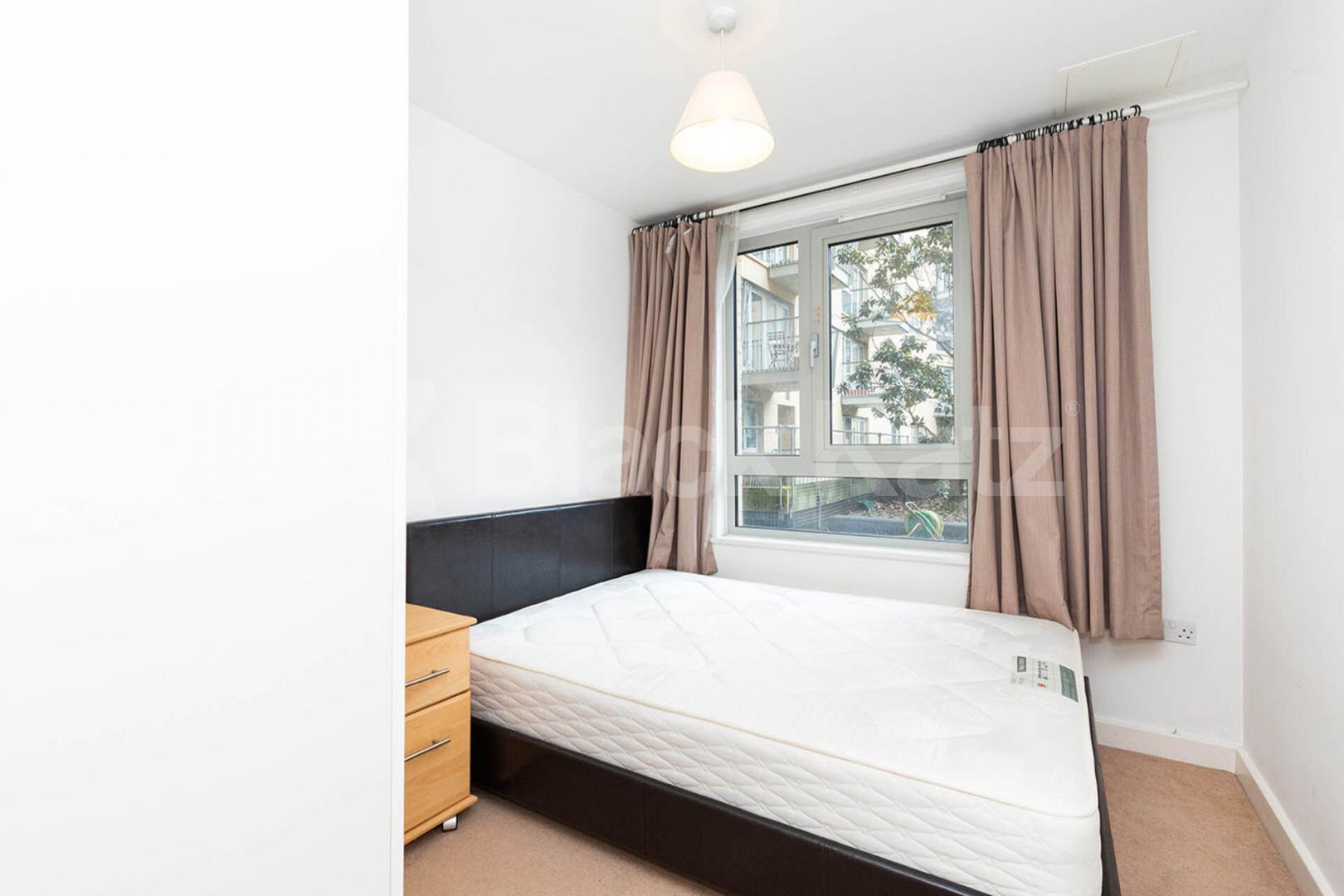 Stunning modern 2 bed 2 bath within a private development mins to tube Eden Grove, Holloway